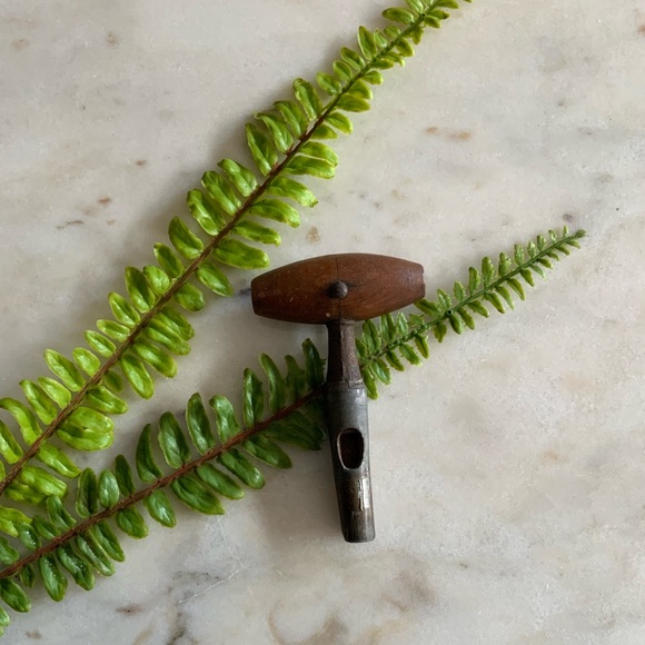 Wood&Metal Keg Barrel Tapper - Picture 5 of 11